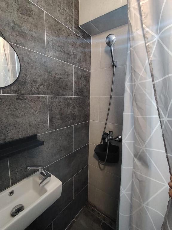 Compact Apartments For Solo Travelers photo 5