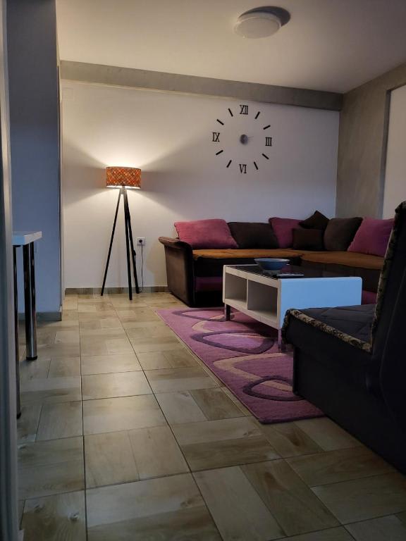 J&B LUX Apartment photo 2