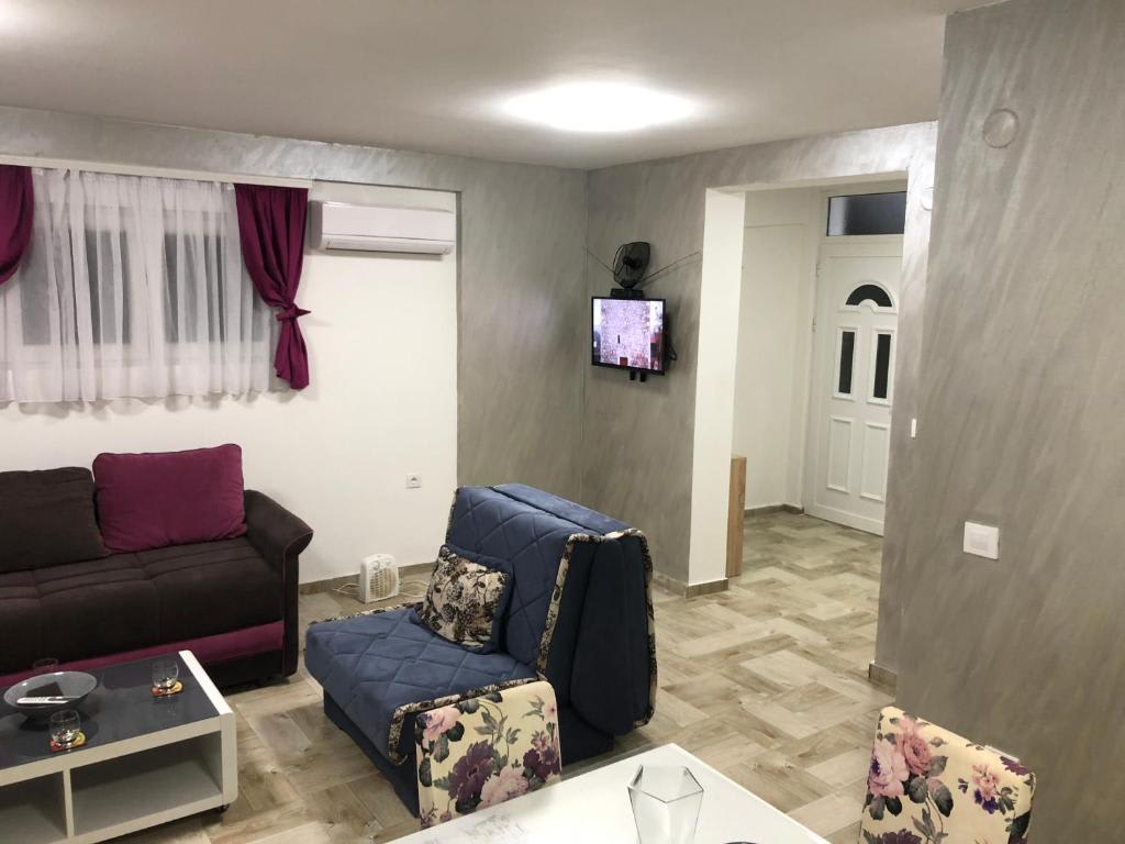 J&B LUX Apartment photo 3