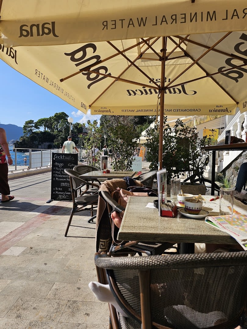 Djir Pub photo 2