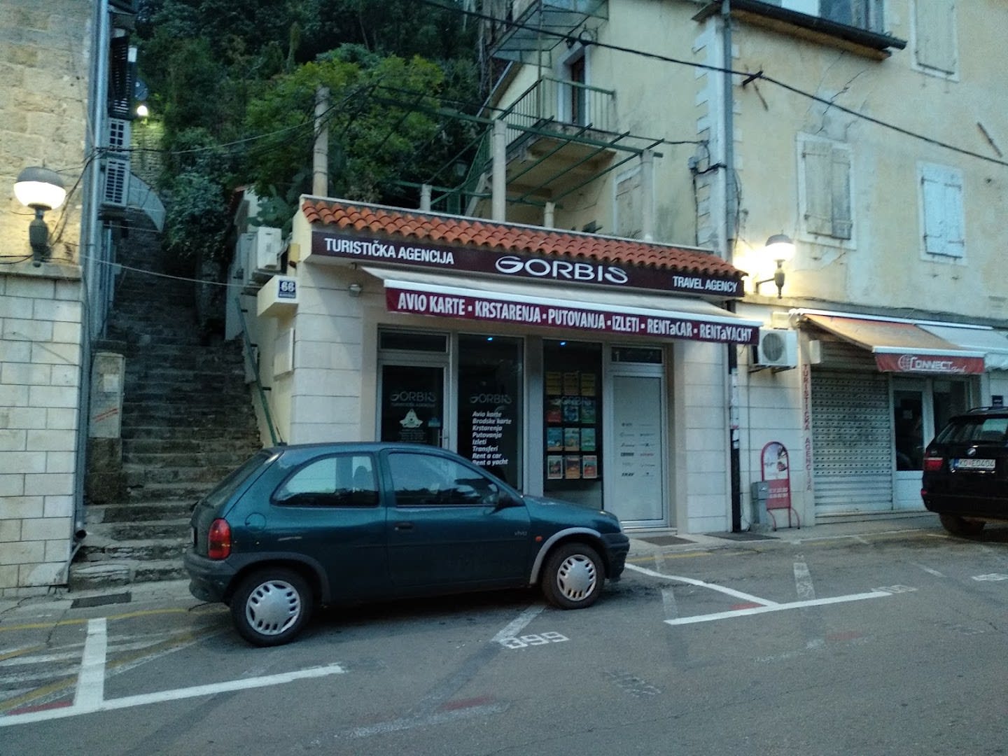 GORBIS Travel photo 2