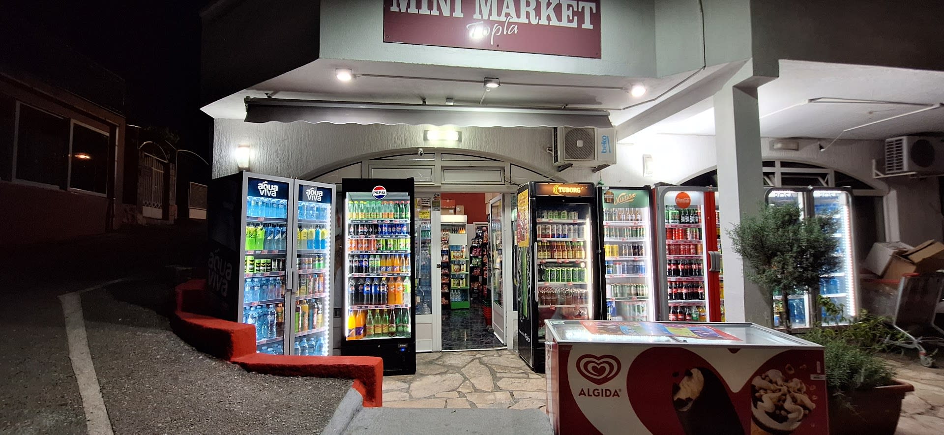 Mini Market Topla photo 1
