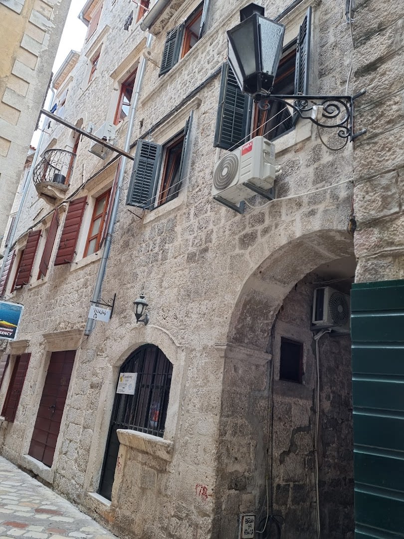Apartments Historic Stone House photo 1