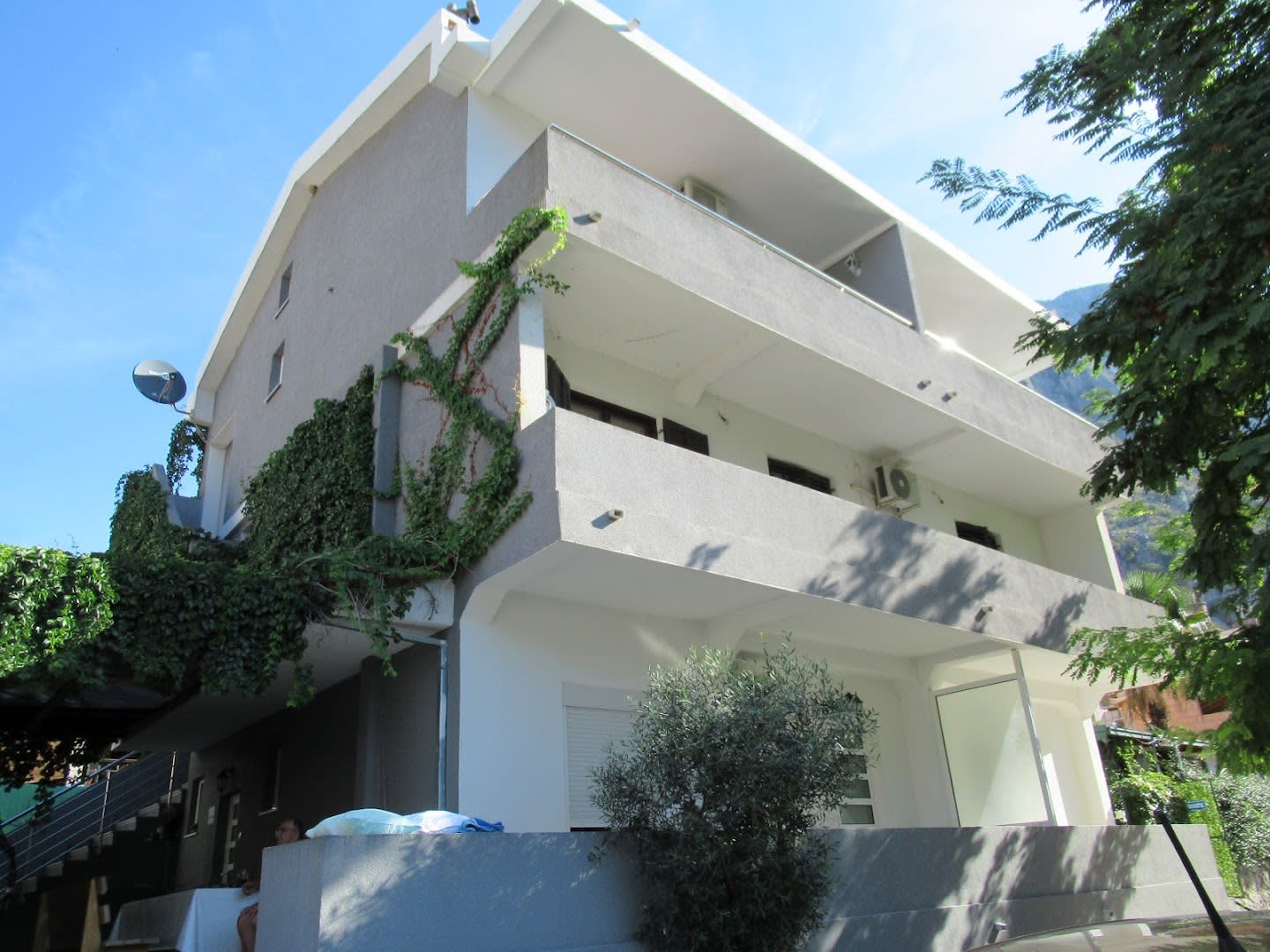 J & P Apartments photo 1