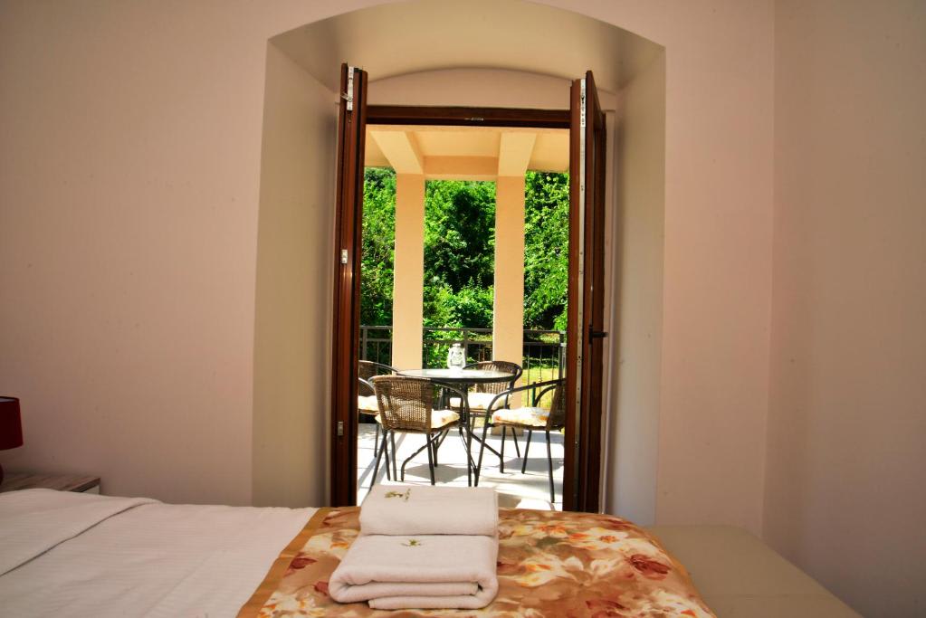 A Hundred Olive Trees Apartments photo 2