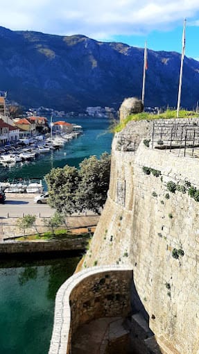 Gurdic Bastion photo 4