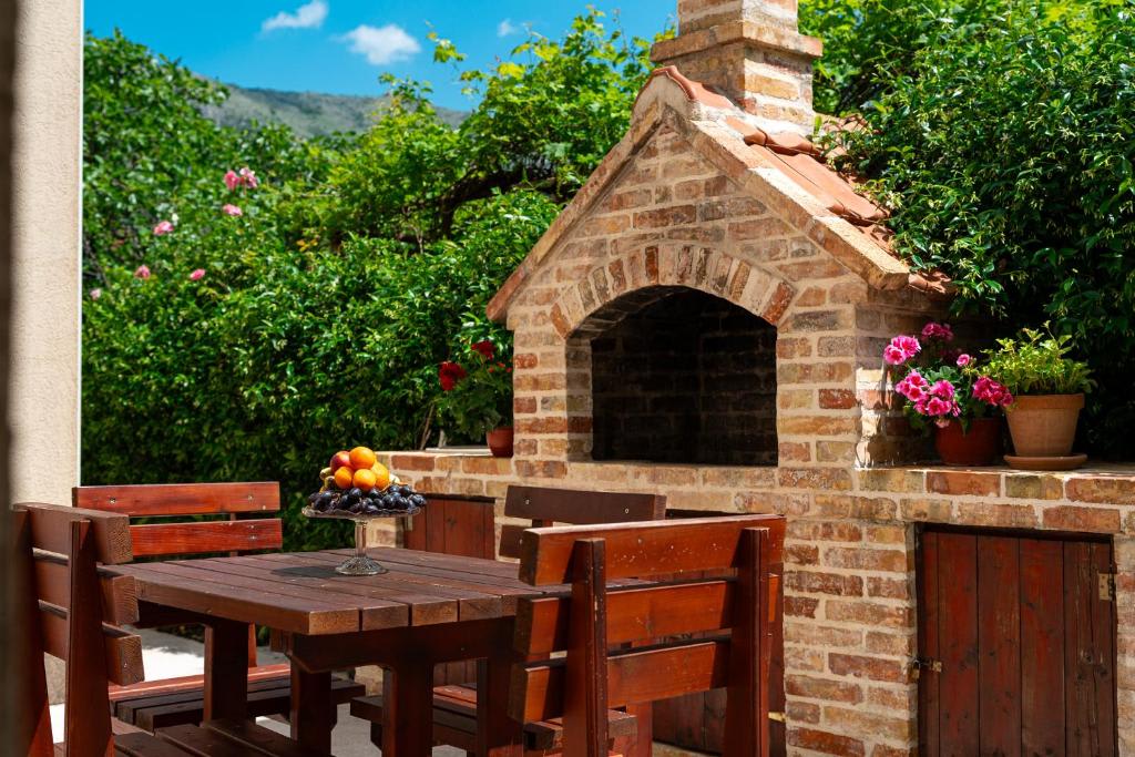 Hera Apartments photo 2