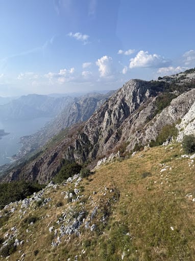 MatEna Rent a car Kotor photo 1