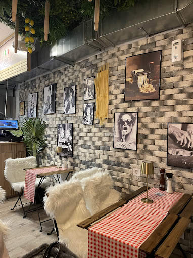 Spaghetti & Wine Bar photo 3