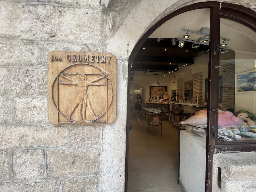 Galerija Geometry photo 6