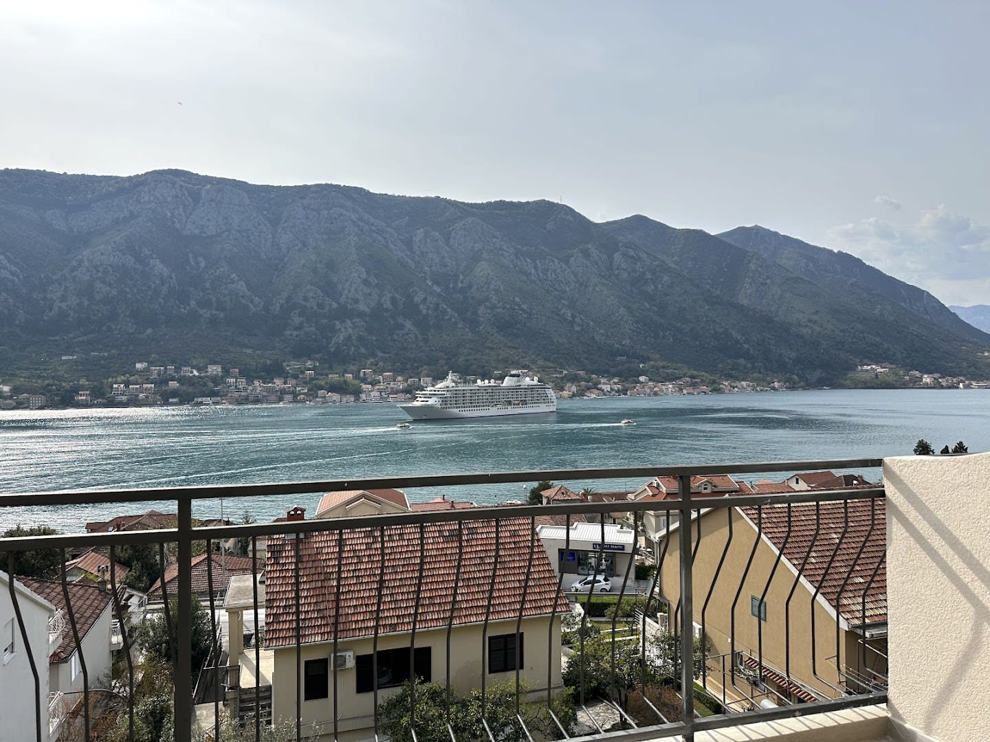 Apartment Point of View photo 6