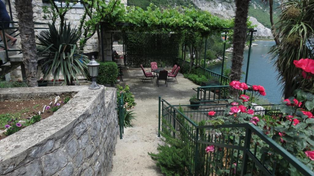 Capt. Seferovic Apartments photo 3