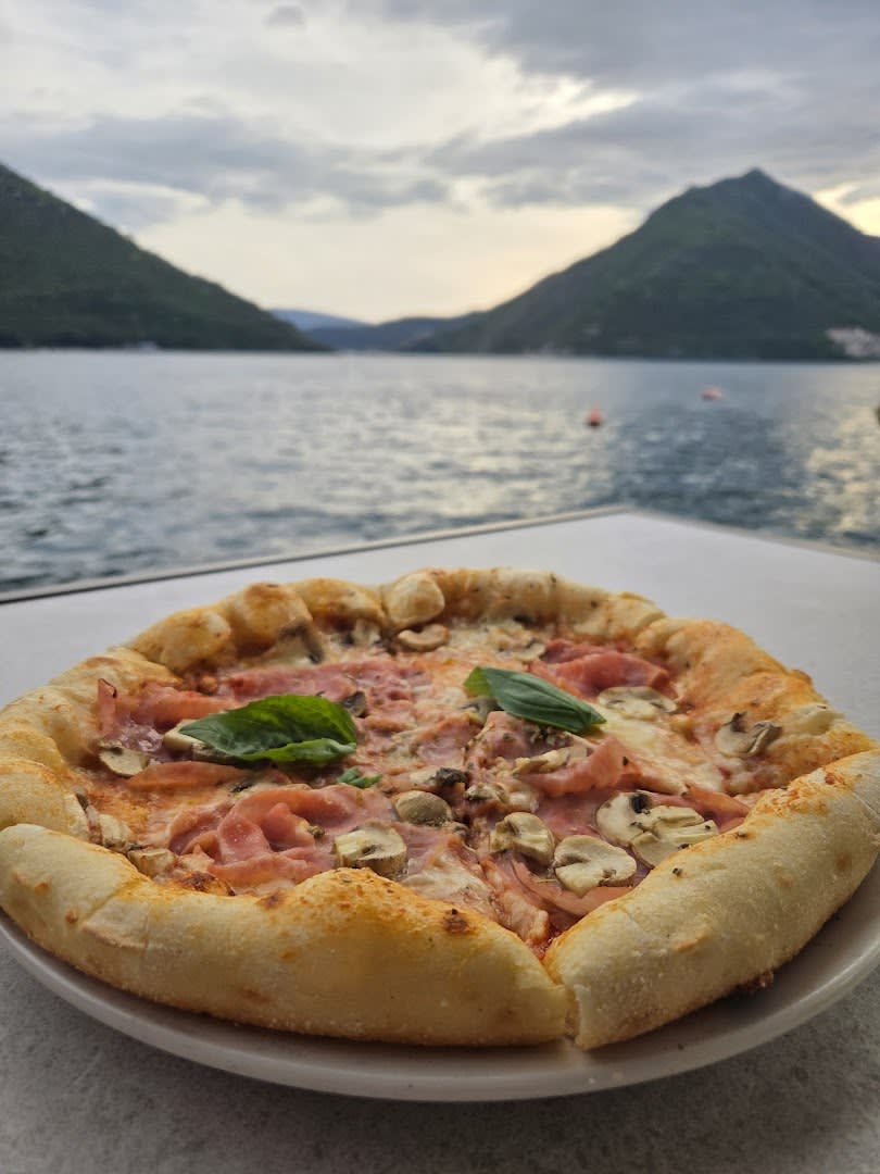 LOCANDA Perast Ristorante Pizzeria photo 3