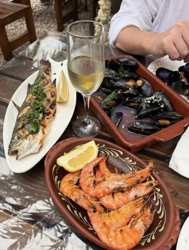 Mussels, Fish & Oyster Restaurant - Milos Grubacevic photo 2
