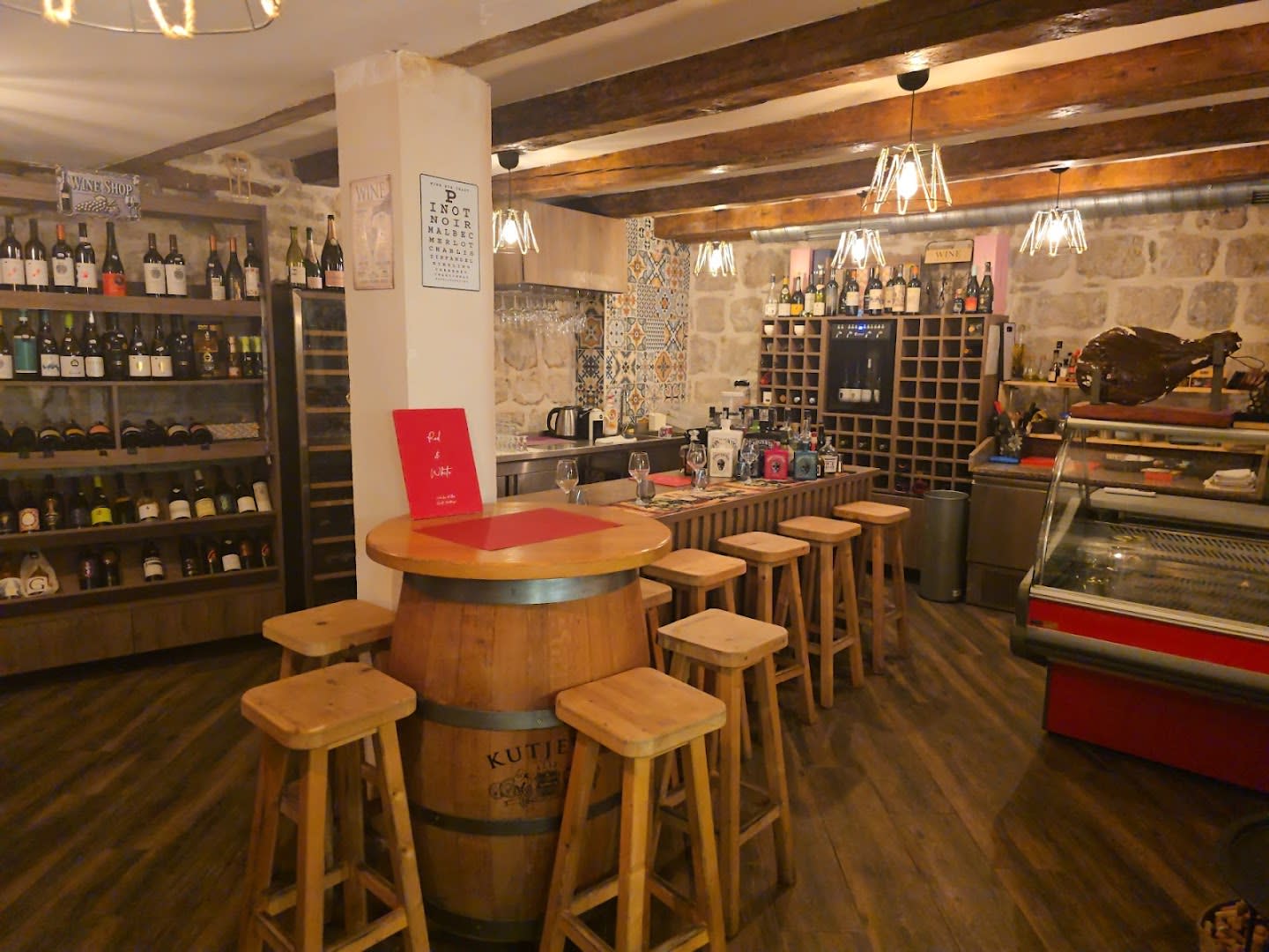 Red & White Wine Bar