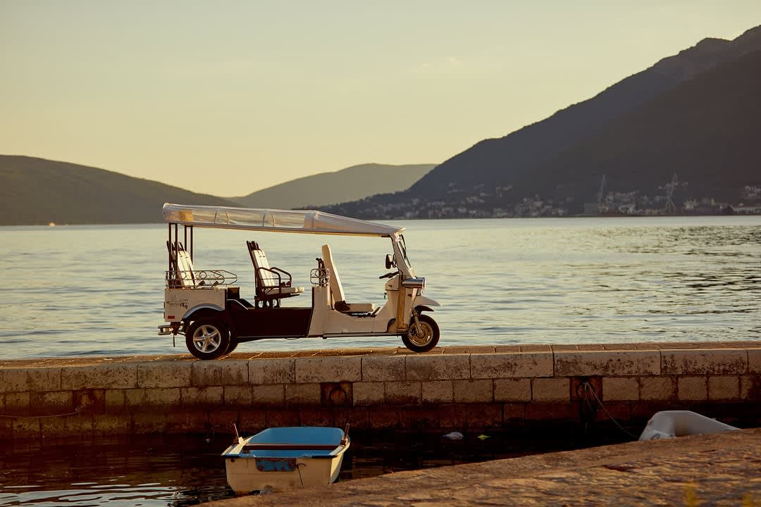 MontenegroWaveSpeedboat Tourtuk Tuk Tours photo 4