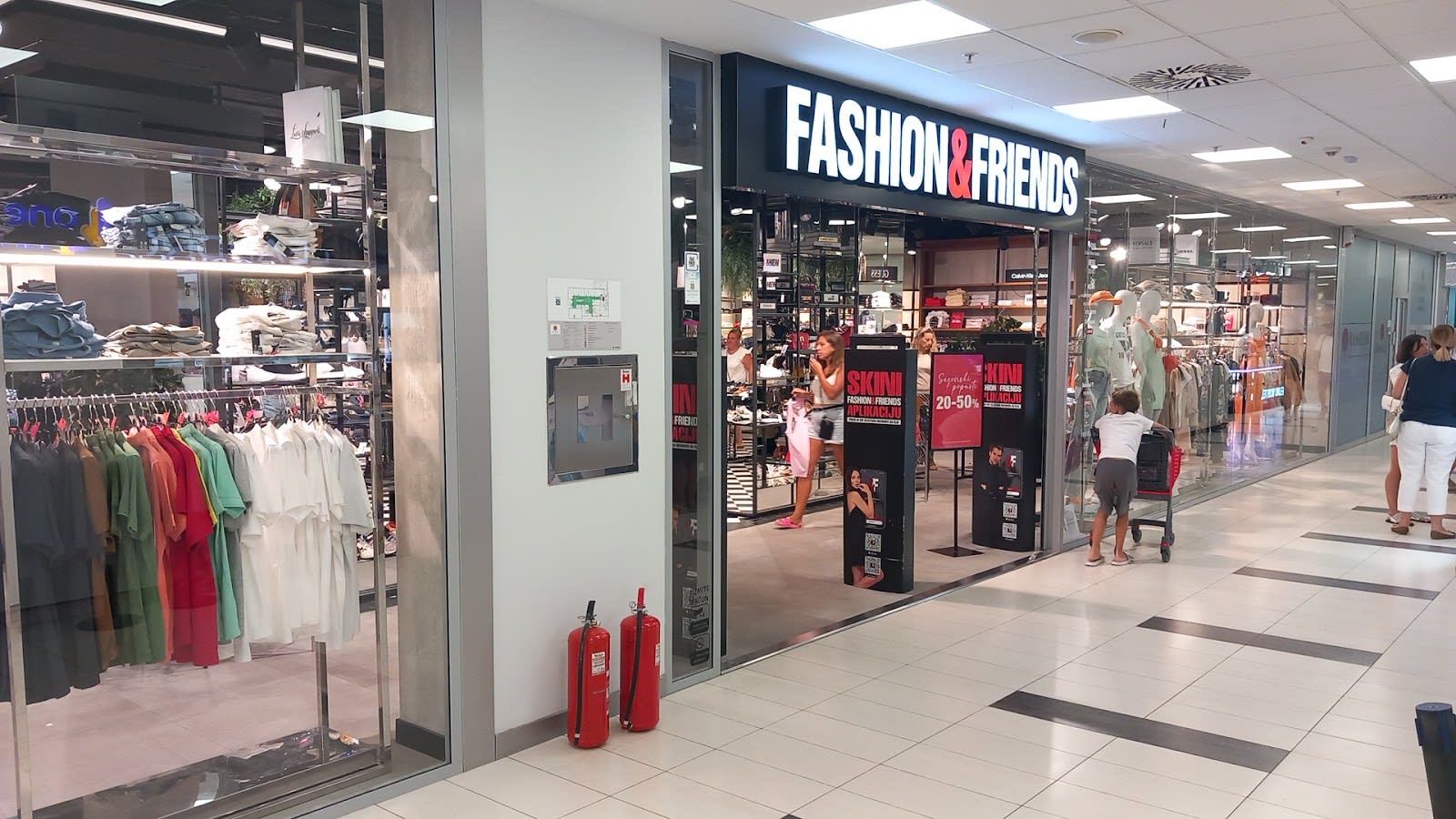 Fashion&Friends photo 3