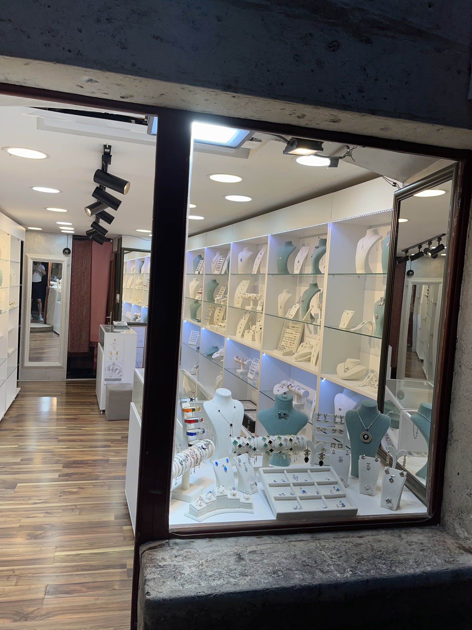 Luxury Shopping Center photo 2