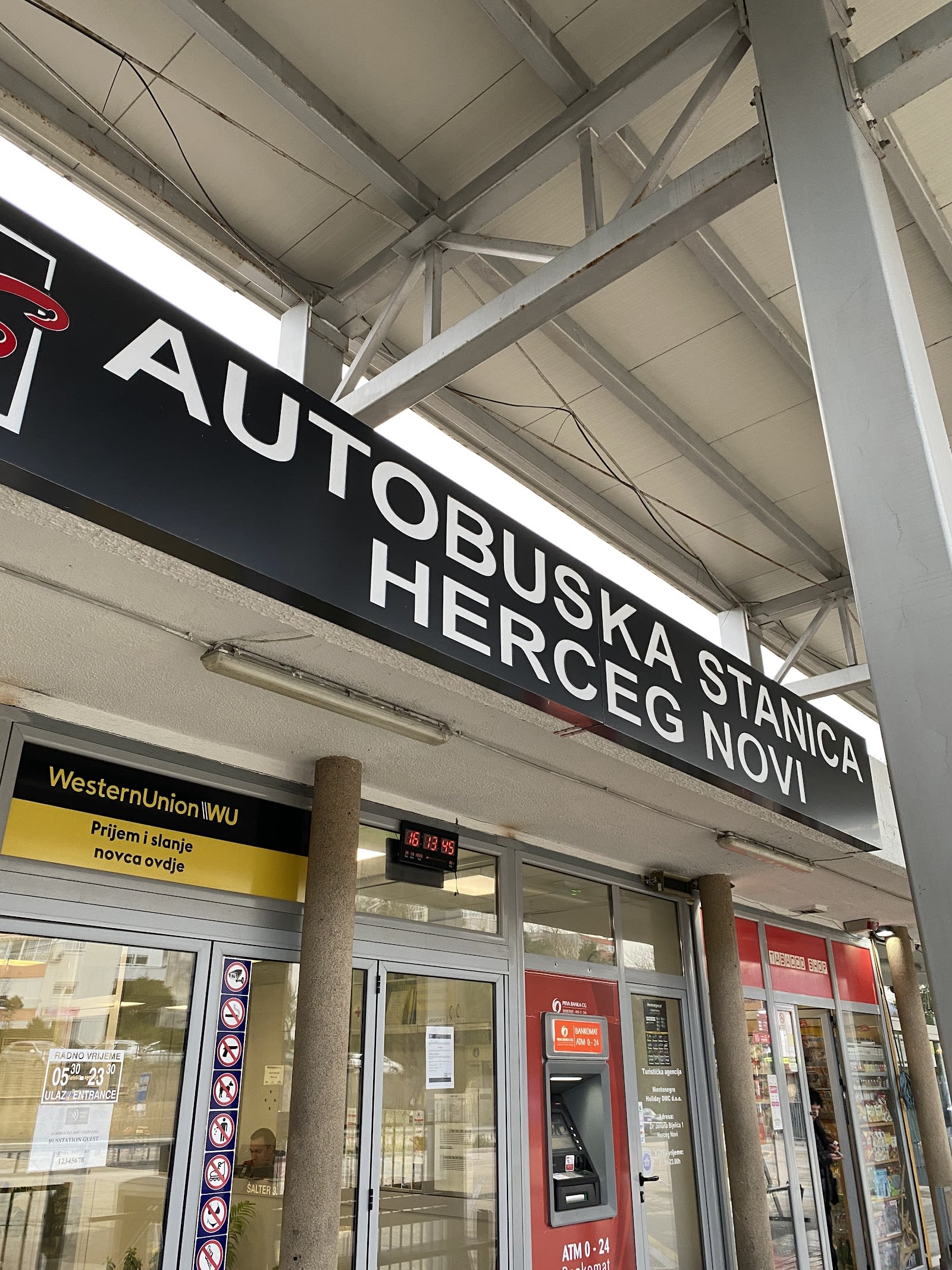 Herceg Novi Station photo 2