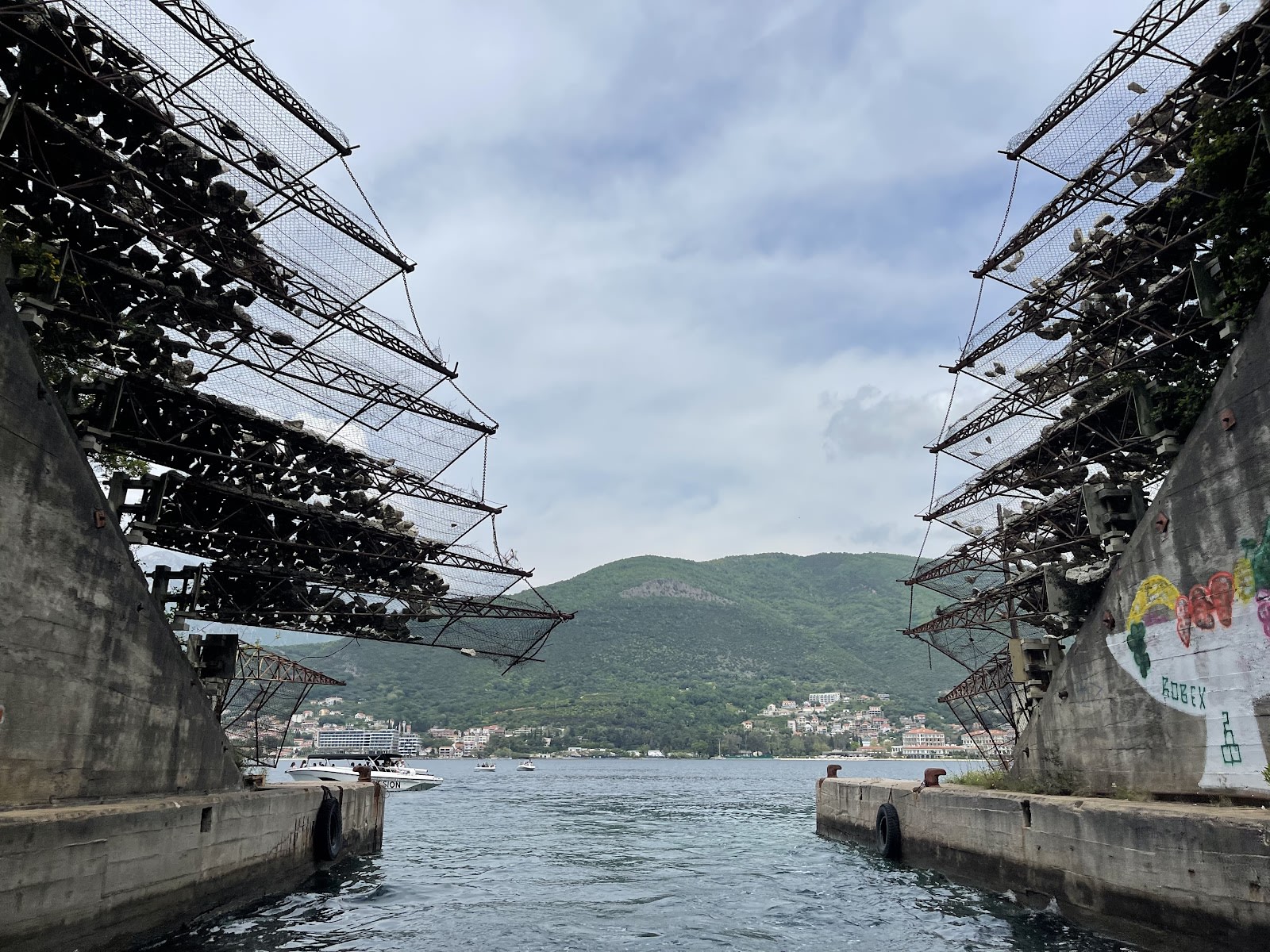 Lustica Submarine Tunnels (Arza) photo 4