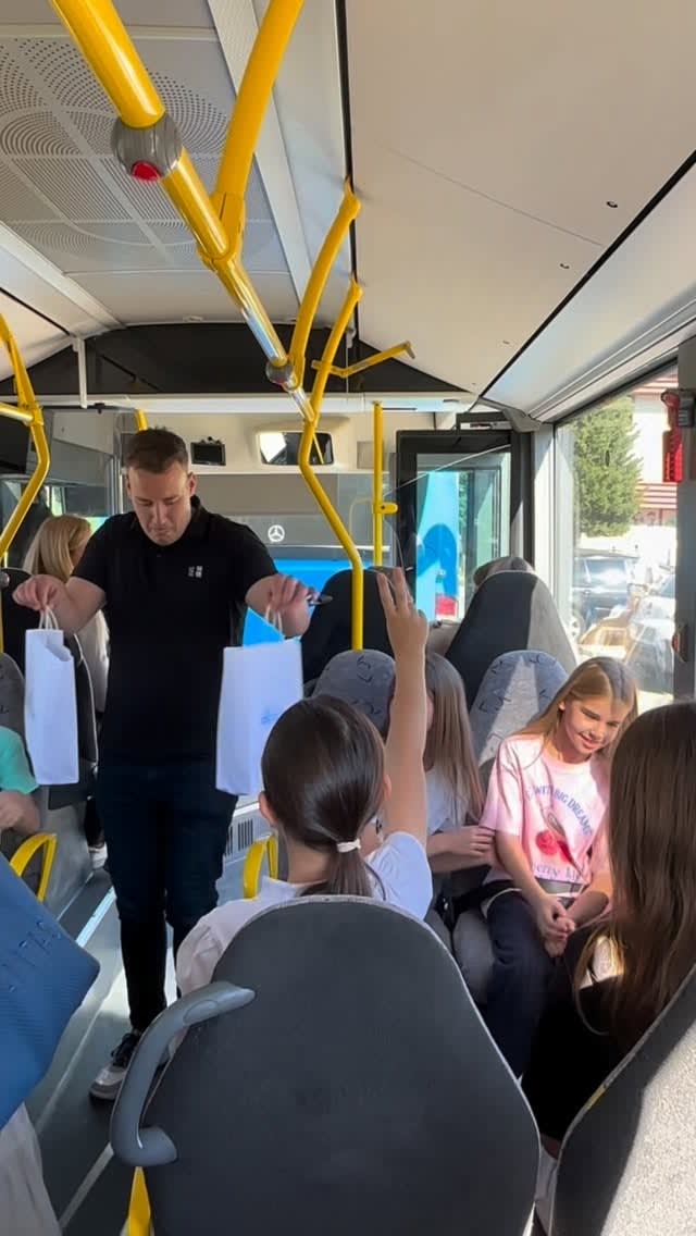 Autobuska stanica Topla photo 2