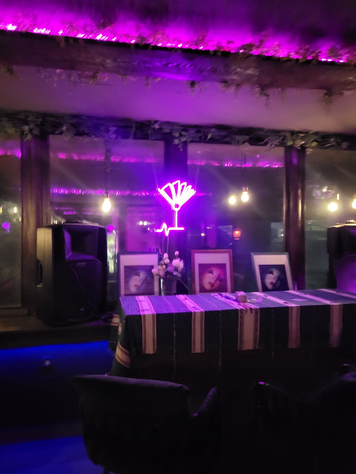 Itaka Library Bar photo 3