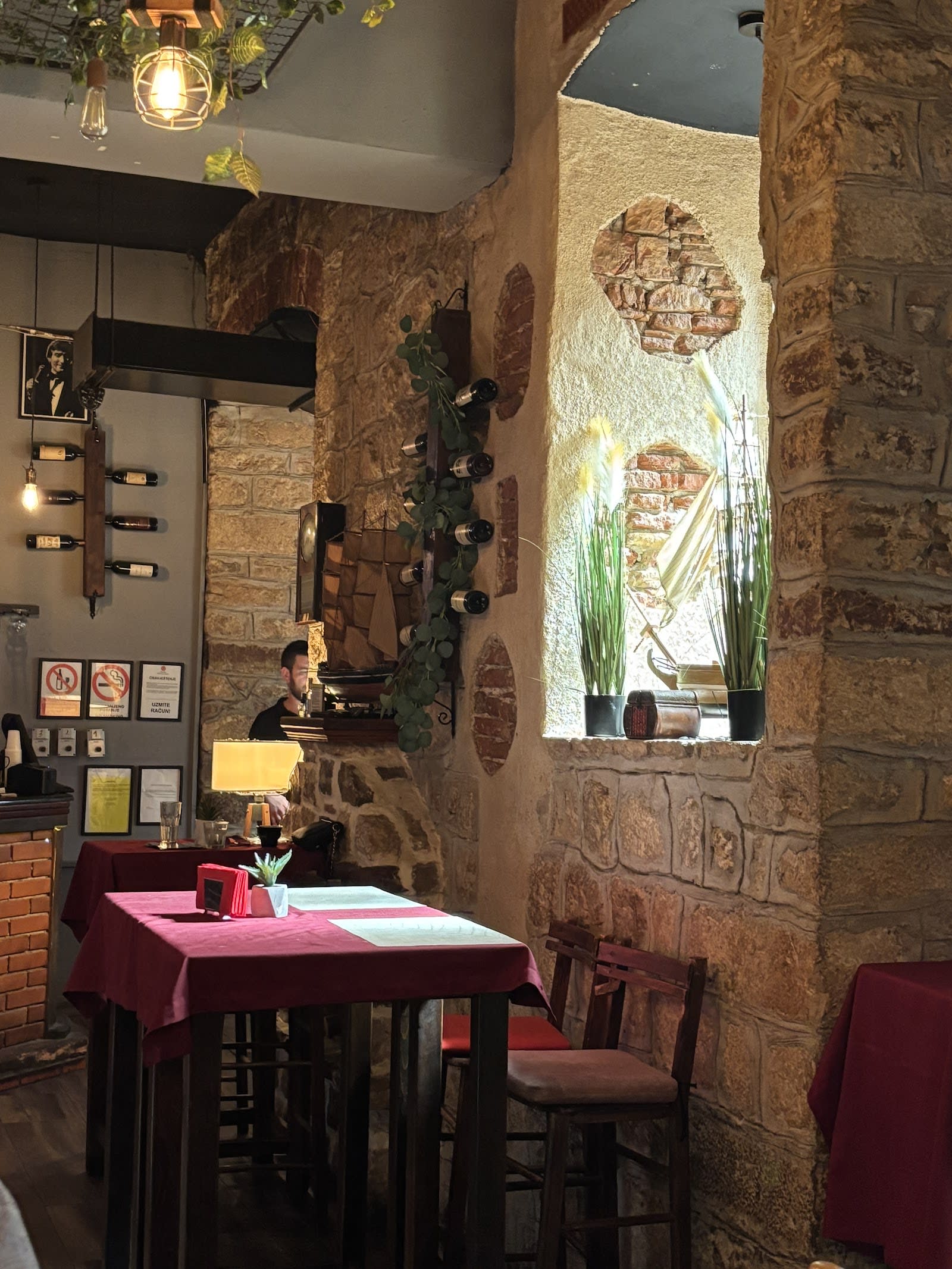 Gastro Pub MojaKafanica Kotor photo 5
