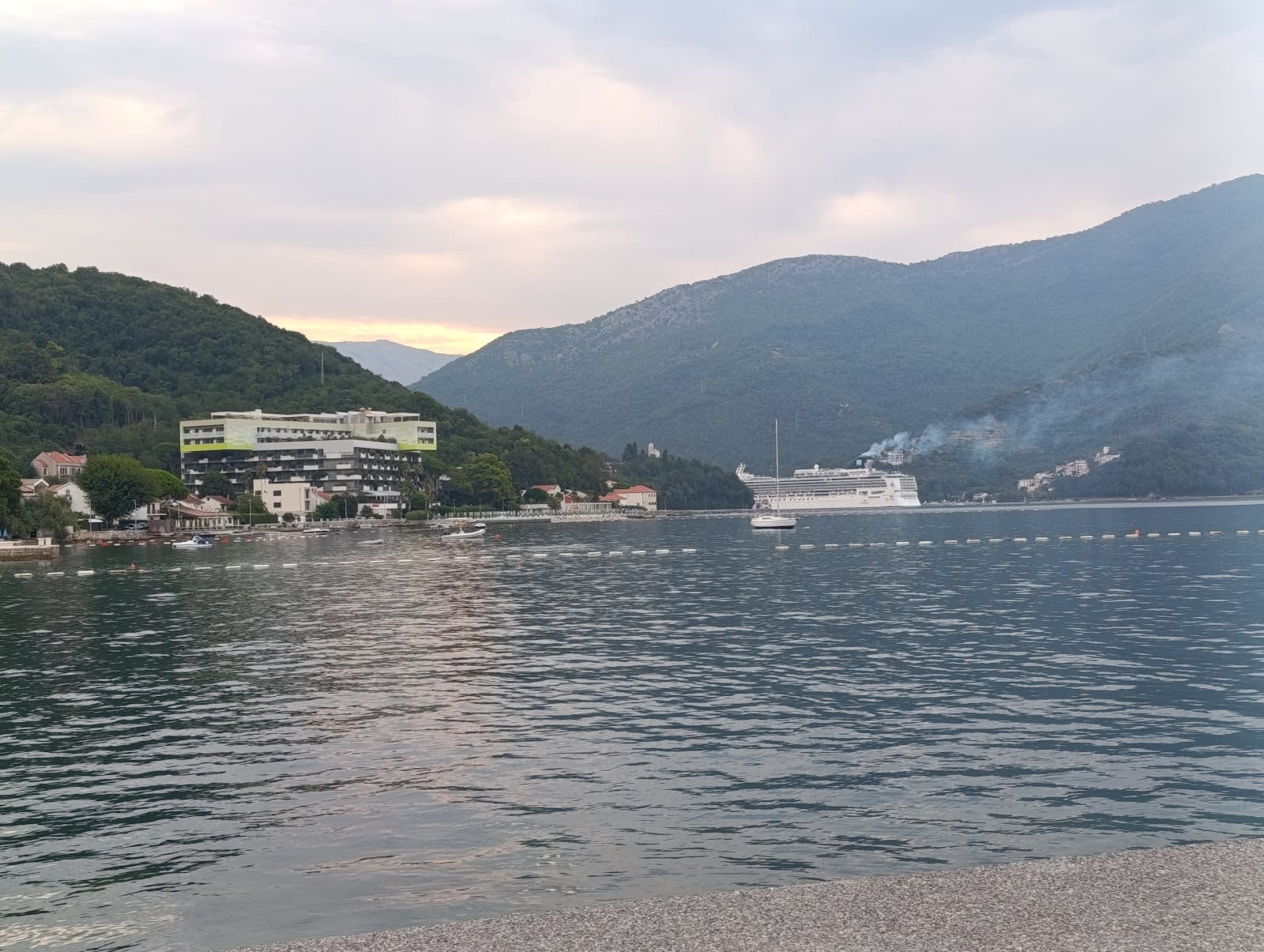 Risan Public Beach photo 6