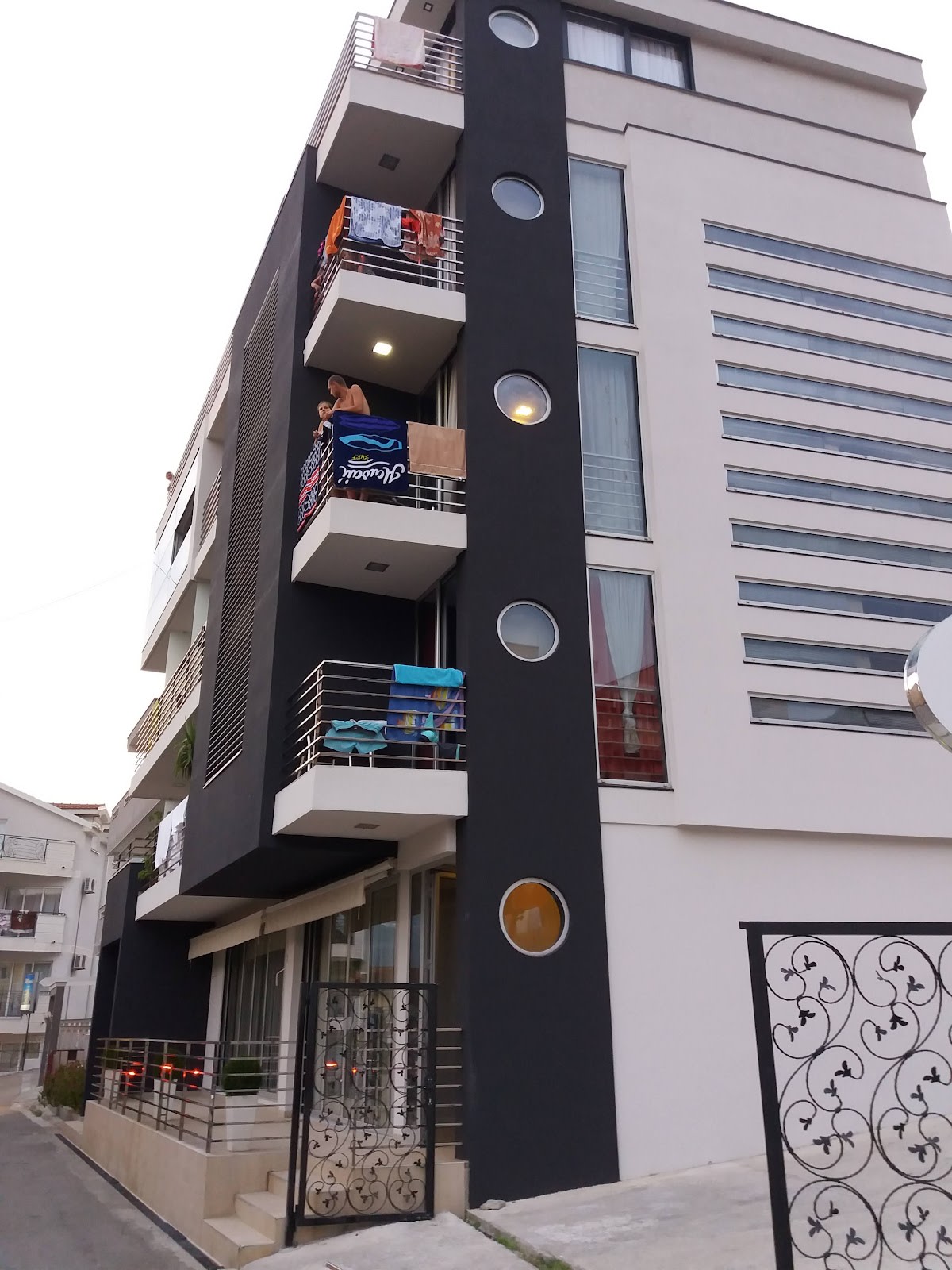 Mianiko Apartments photo 3