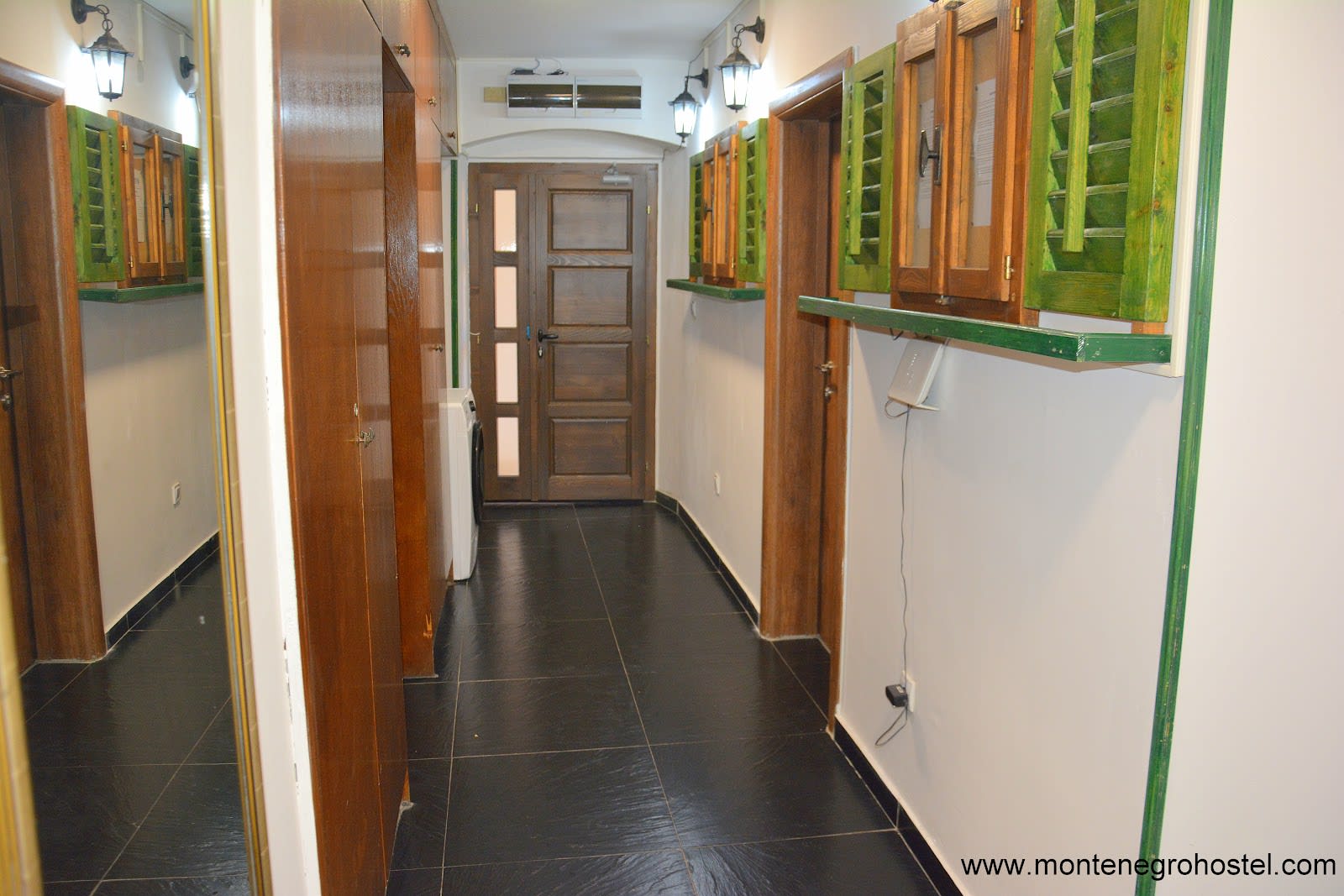 Montenegro Backpackers Home Kotor photo 6