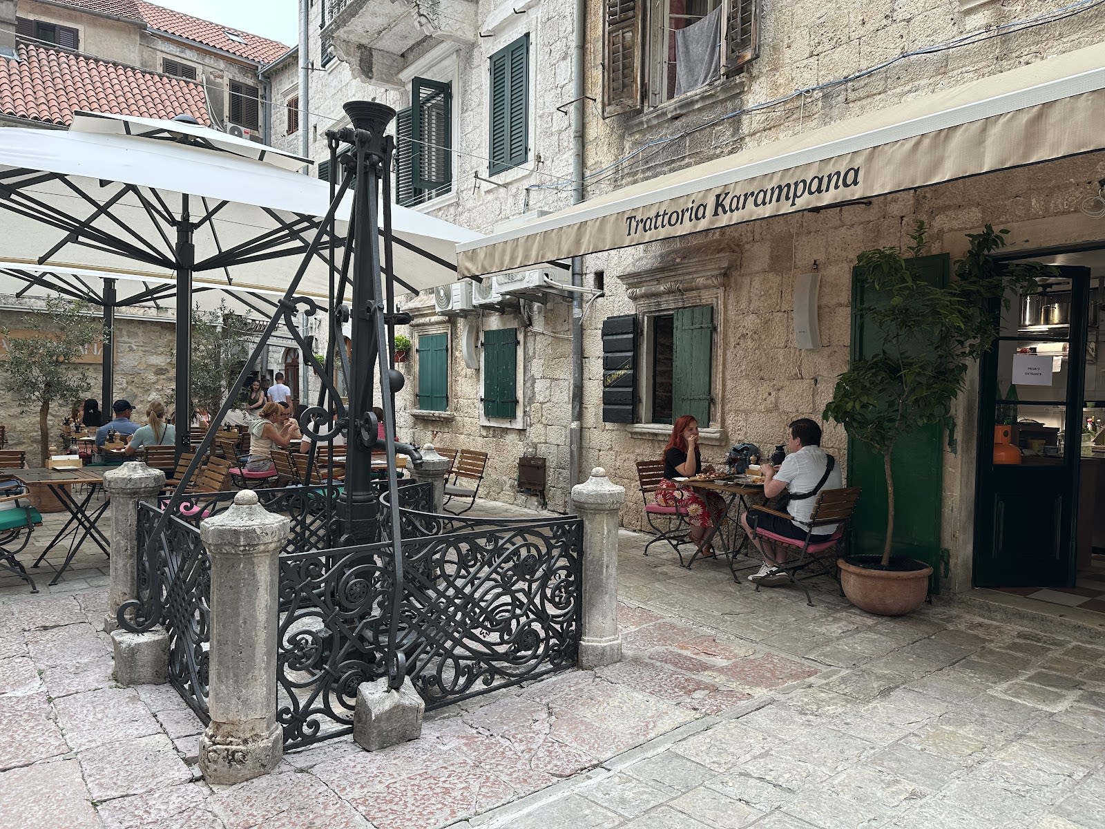 Kafana Karampana photo 4