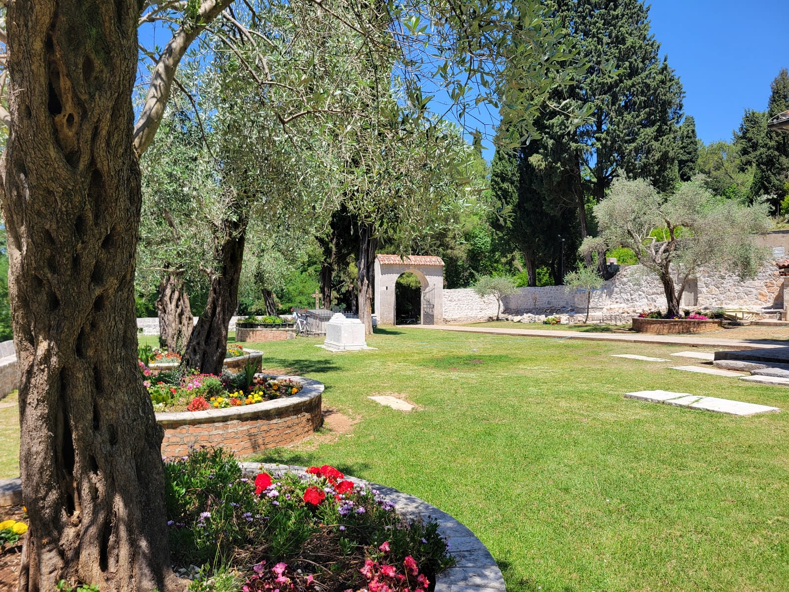Church of Saint George photo 7