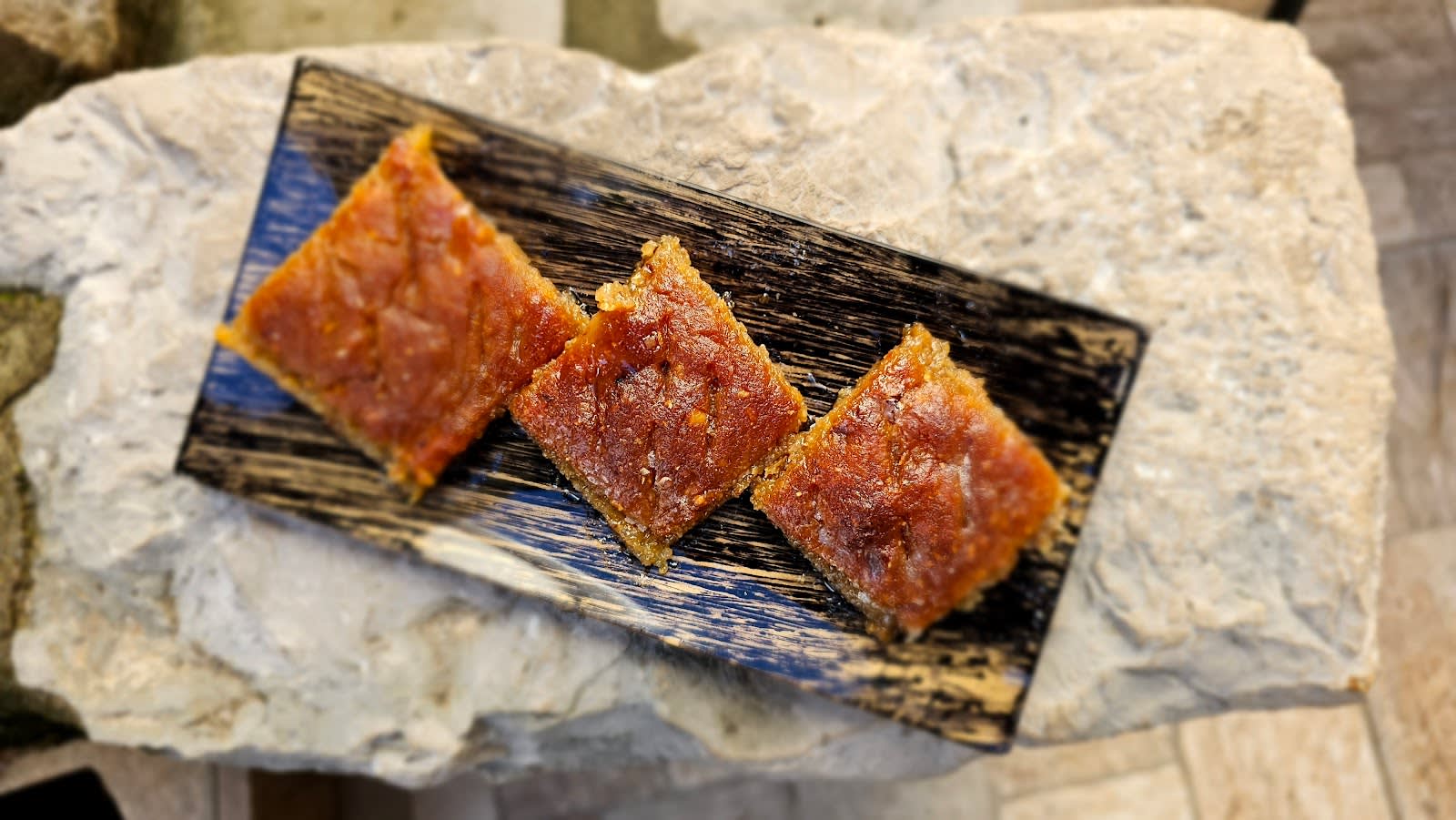 Kaldrma - Podgorica - Kafe Galerija Suvenirnica photo 2