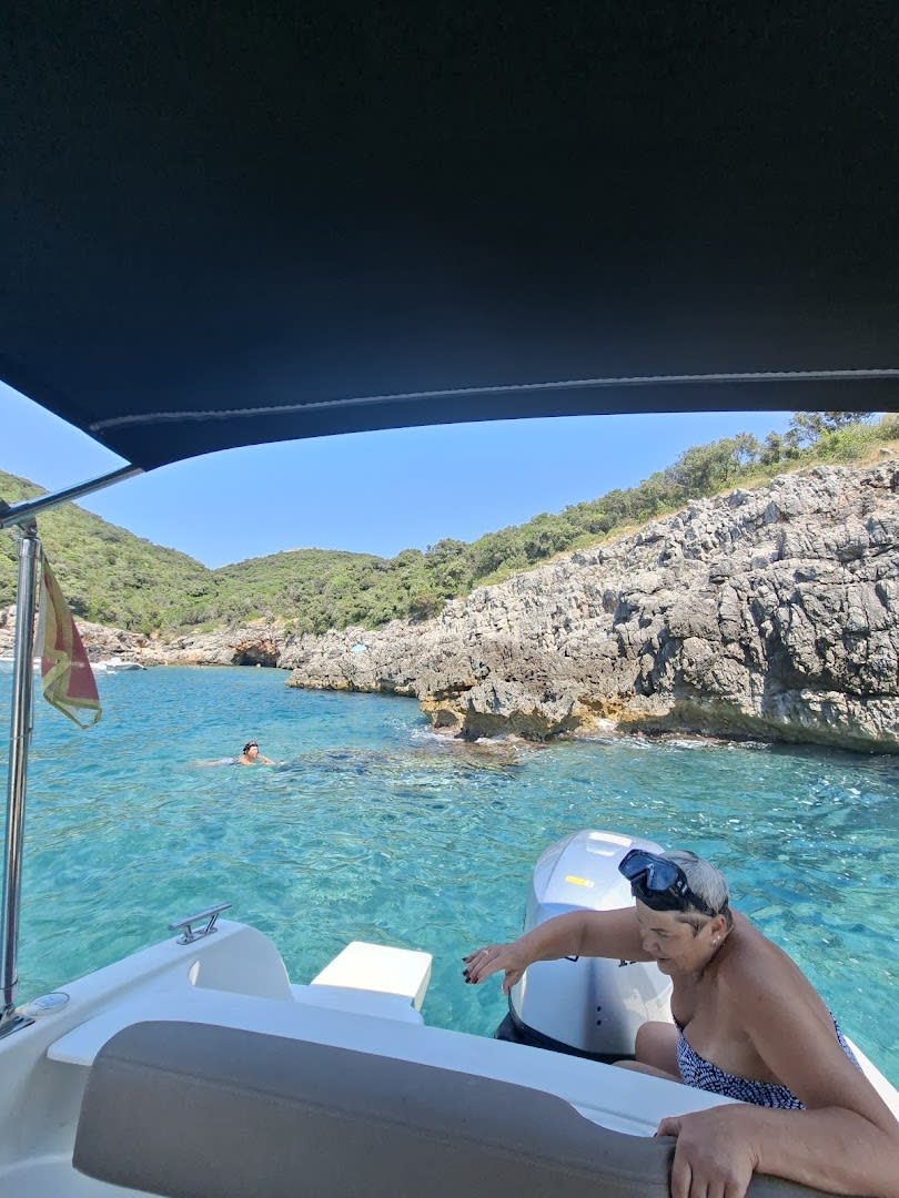 Speedboat Antonija photo 2