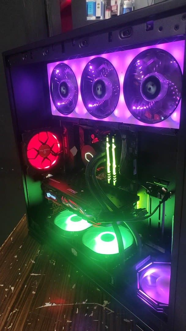 Cyber Shop photo 1