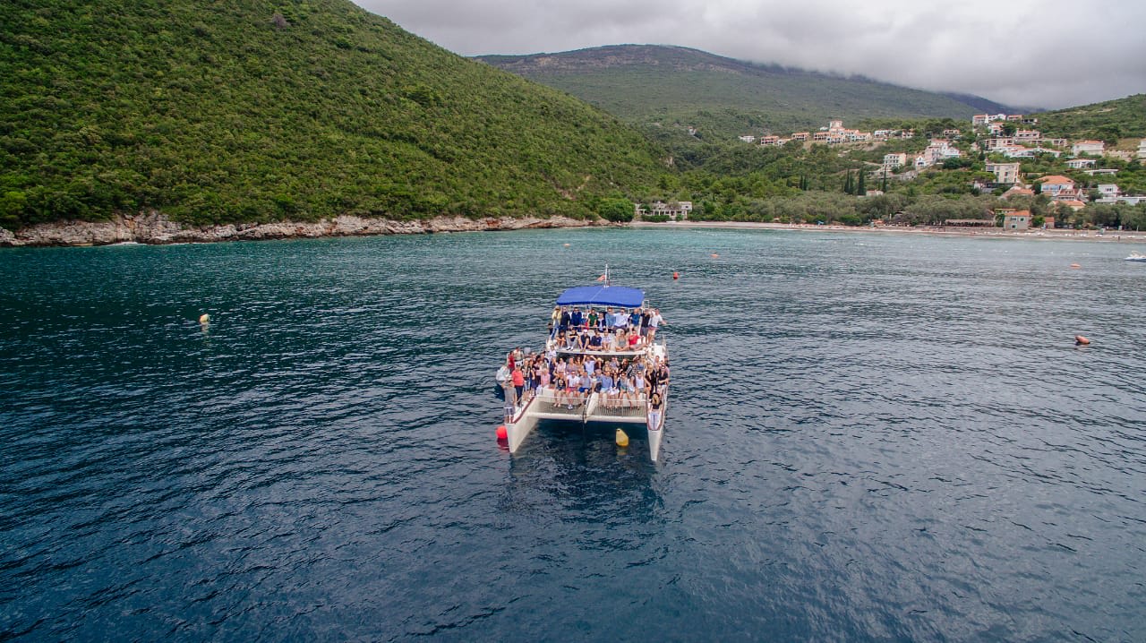 Catamaran Trojan Boka Bay photo 4