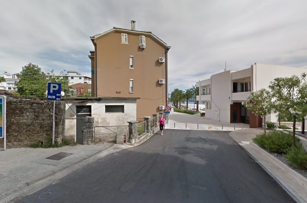 Montefarm Pharmacy Riva photo 6