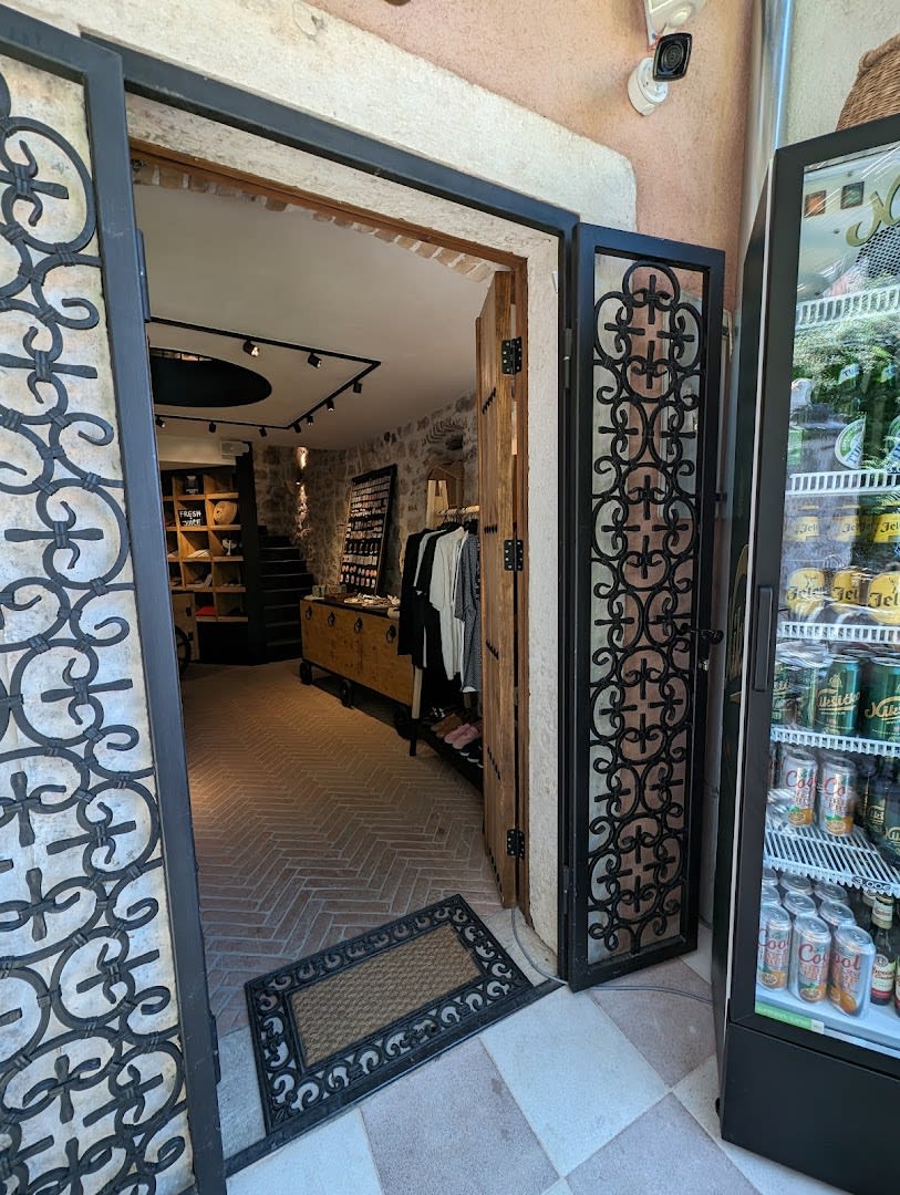 Trendy Cafe & Shop photo 6