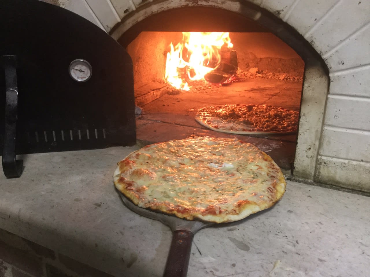 Pizzeria Calabria photo 2
