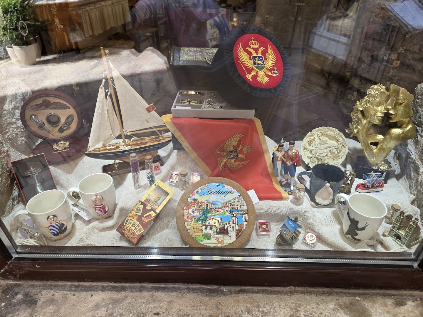 Souvenirs Kotor photo 7