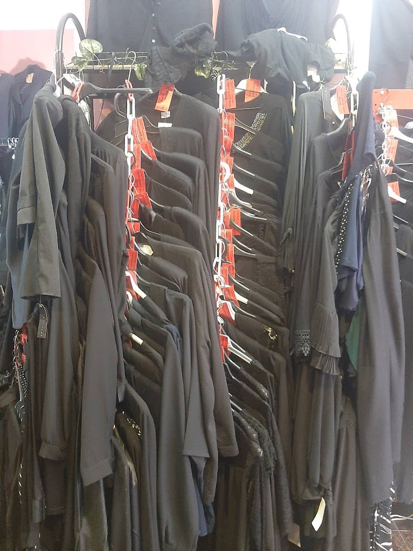 Butik Crne Garderobe photo 5