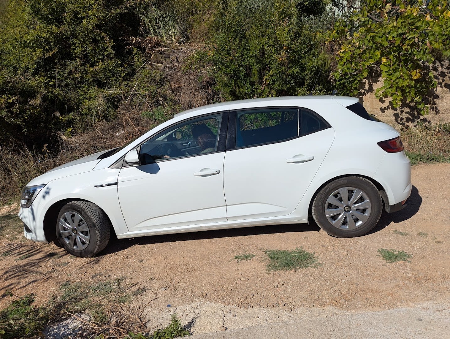 Tara-Car Rent a Car photo 2