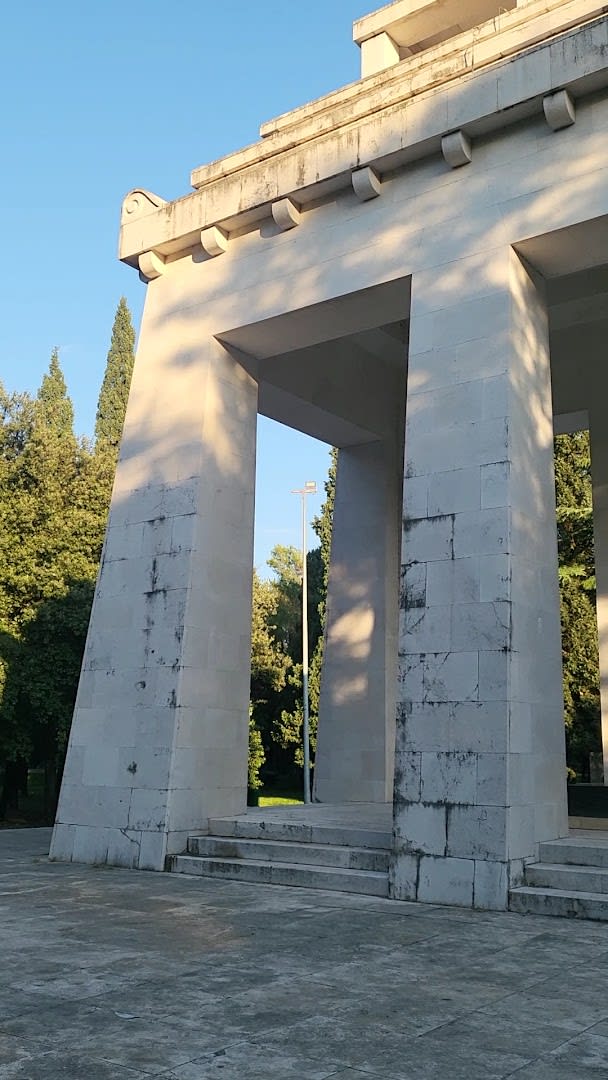 Partisan Fighter Monument photo 1
