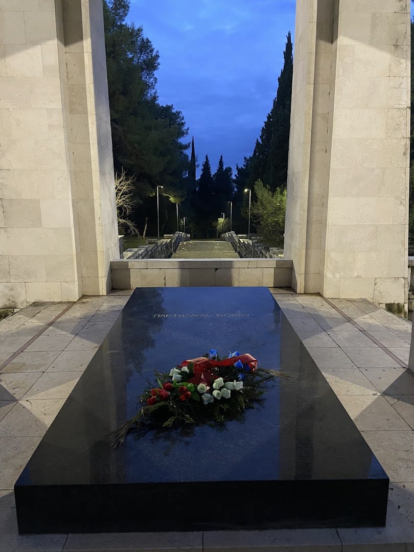 Partisan Fighter Monument photo 2