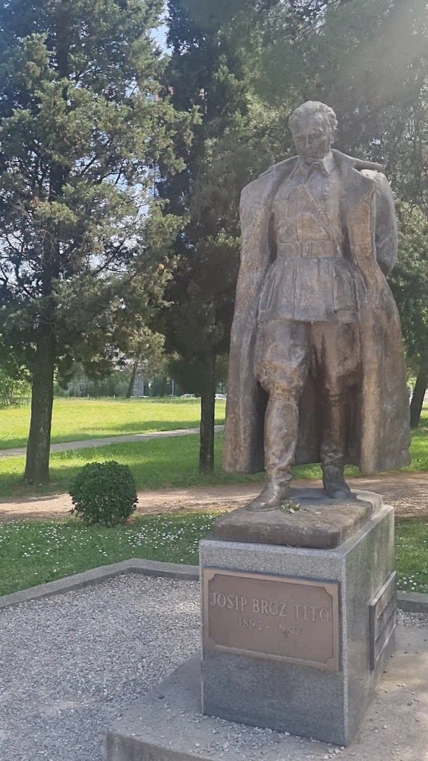 Monument to Josip Broz Tito photo 1
