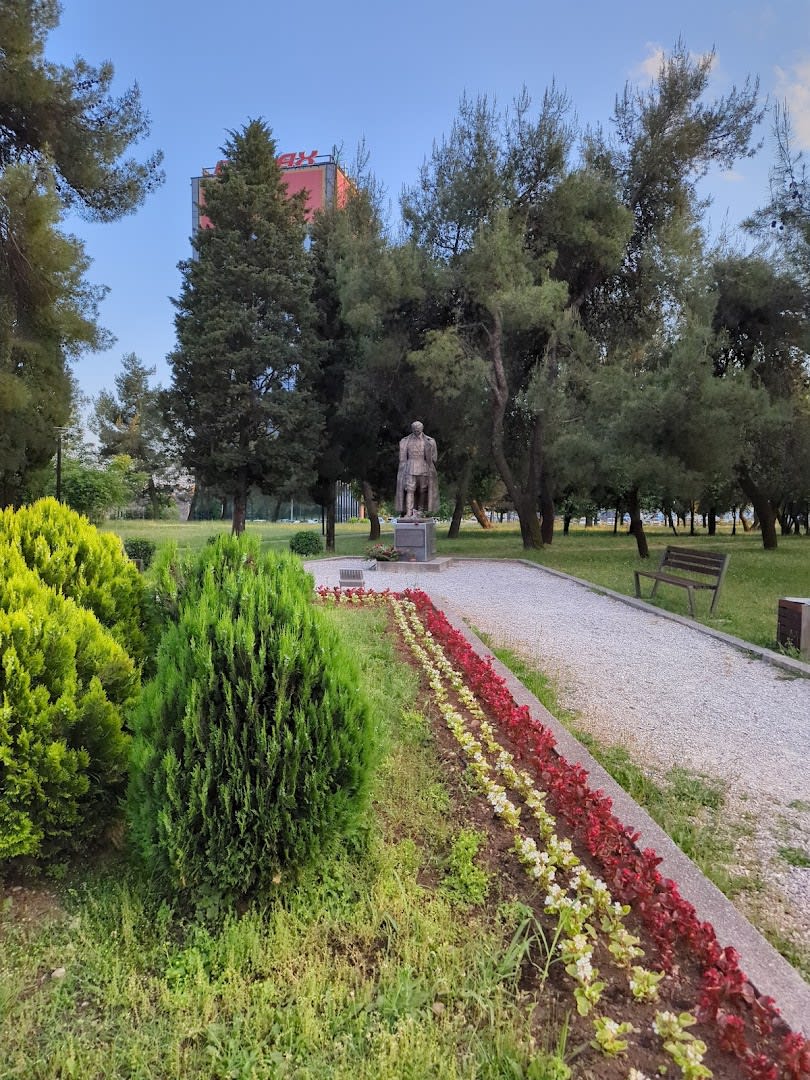 Monument to Josip Broz Tito photo 4