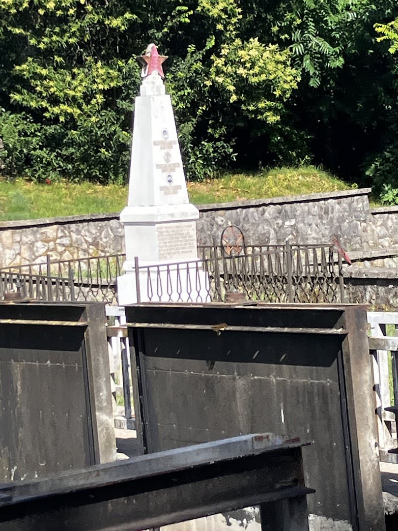 Monument for Fallen Fighters photo 9