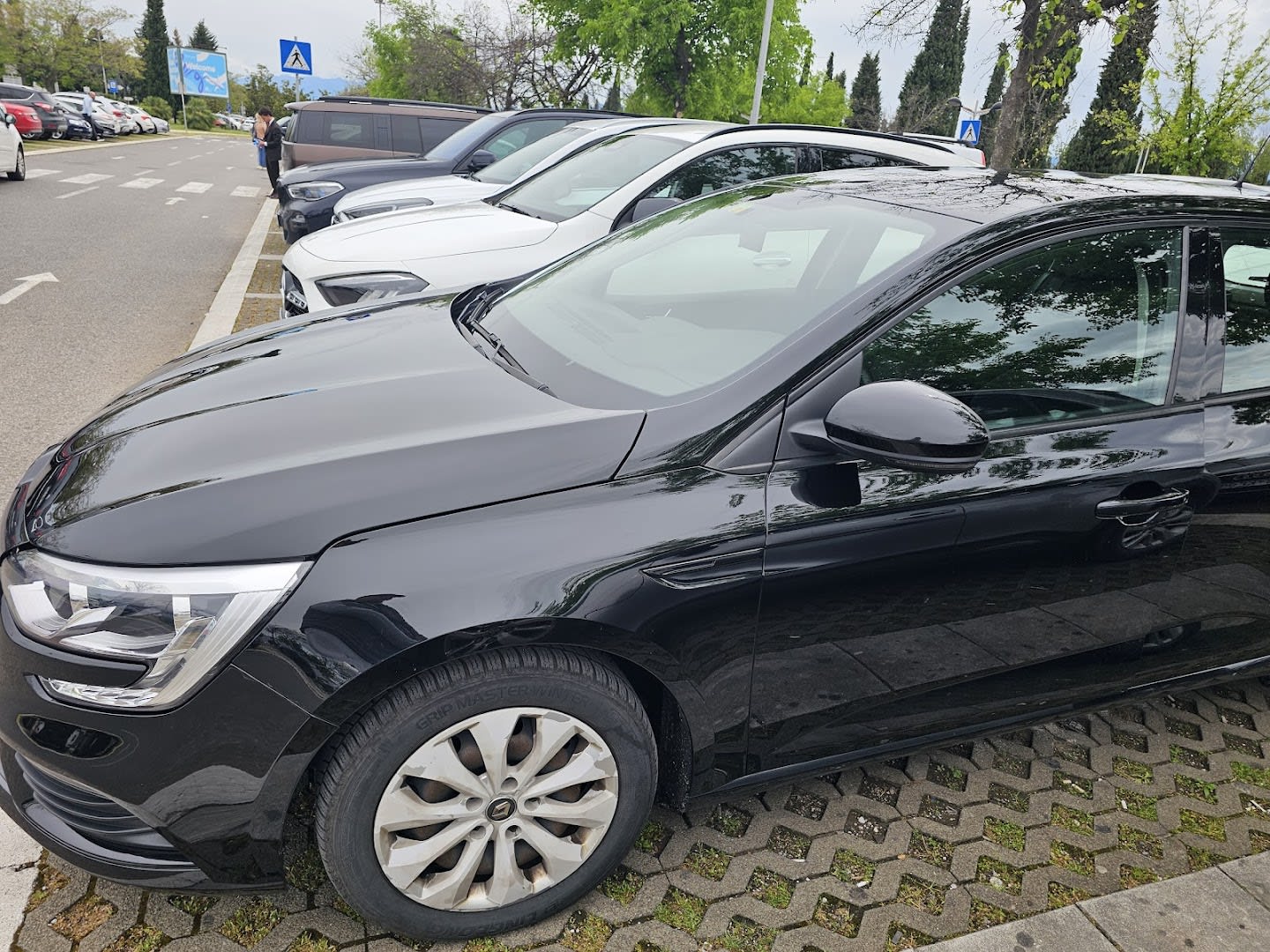 Drive Smart Rent A Car photo 1