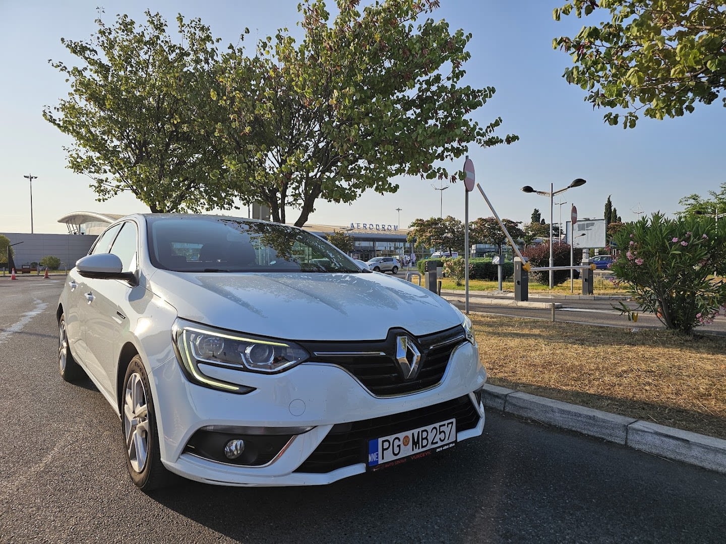 Drive Smart Rent A Car photo 7