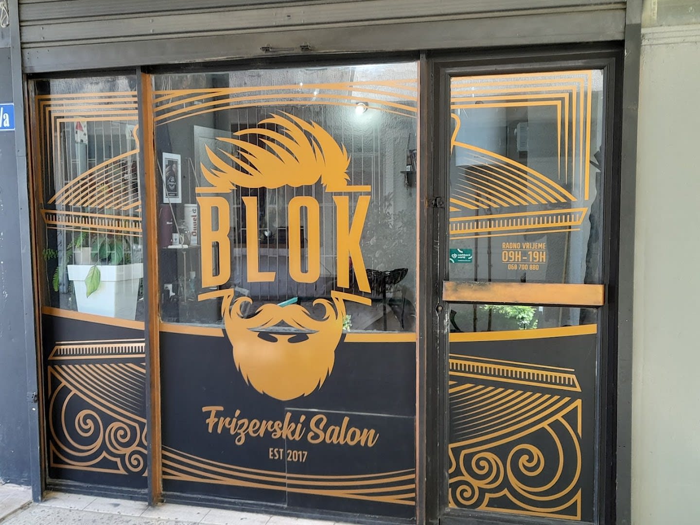 Frizerski Salon Blok photo 3